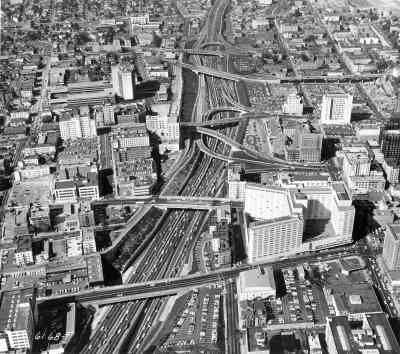 Traffic on the Harbor Freeway, I-110, July 24, 1958.jpg Traffic on the Harbor Freeway, I-110, July 24, 1958.